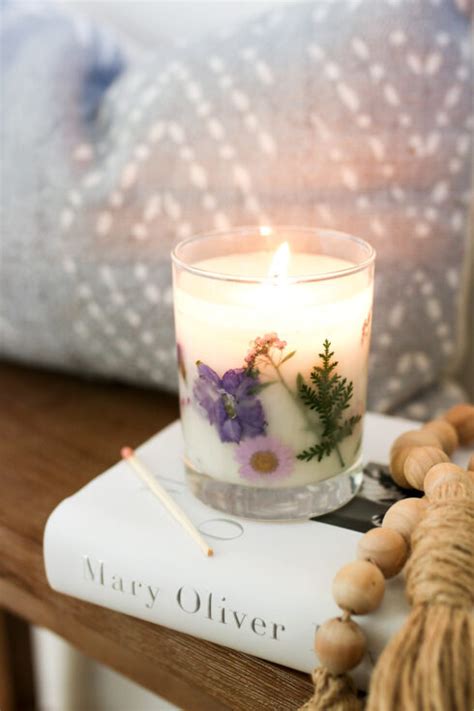 Can You Put Dried Flowers in Candles?